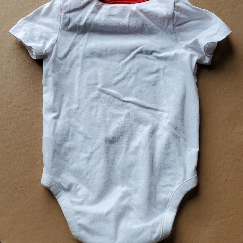 Gap Disney baby white & red onsie with Mickey Mouse size 12 -18 month - Picture 4 of 7